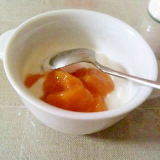 シナモンプラス、柿ジャムヨーグルト